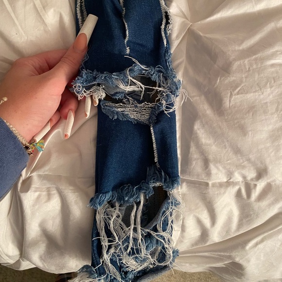 Fashion Nova Size 5 Super Ripped Jeans - Picture 10 of 11